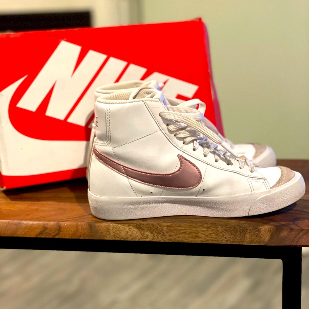 Nike Blazer Mid ‘77 White/ Pink Glaze